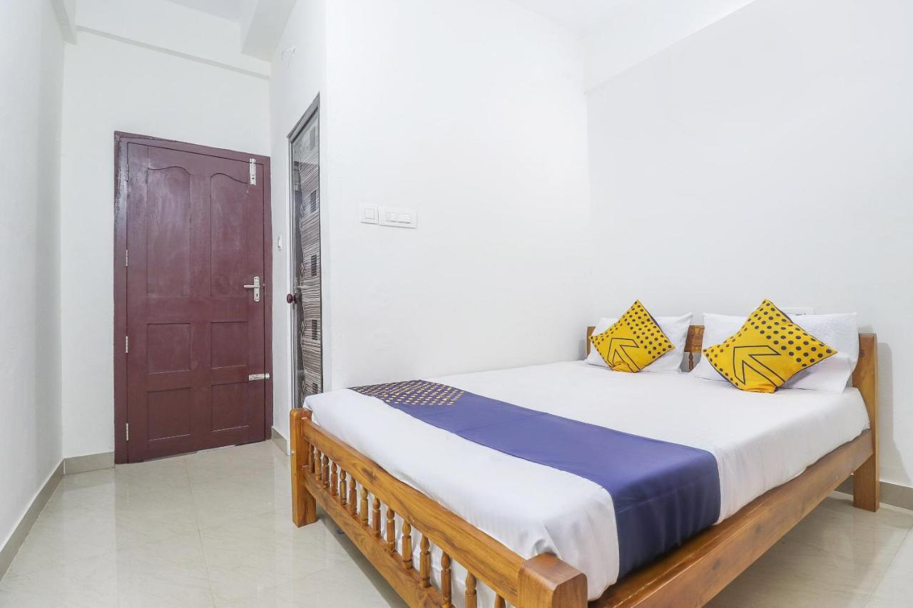 Spot On Rohini Inn Kadampuzha Kottakkal Zewnętrze zdjęcie