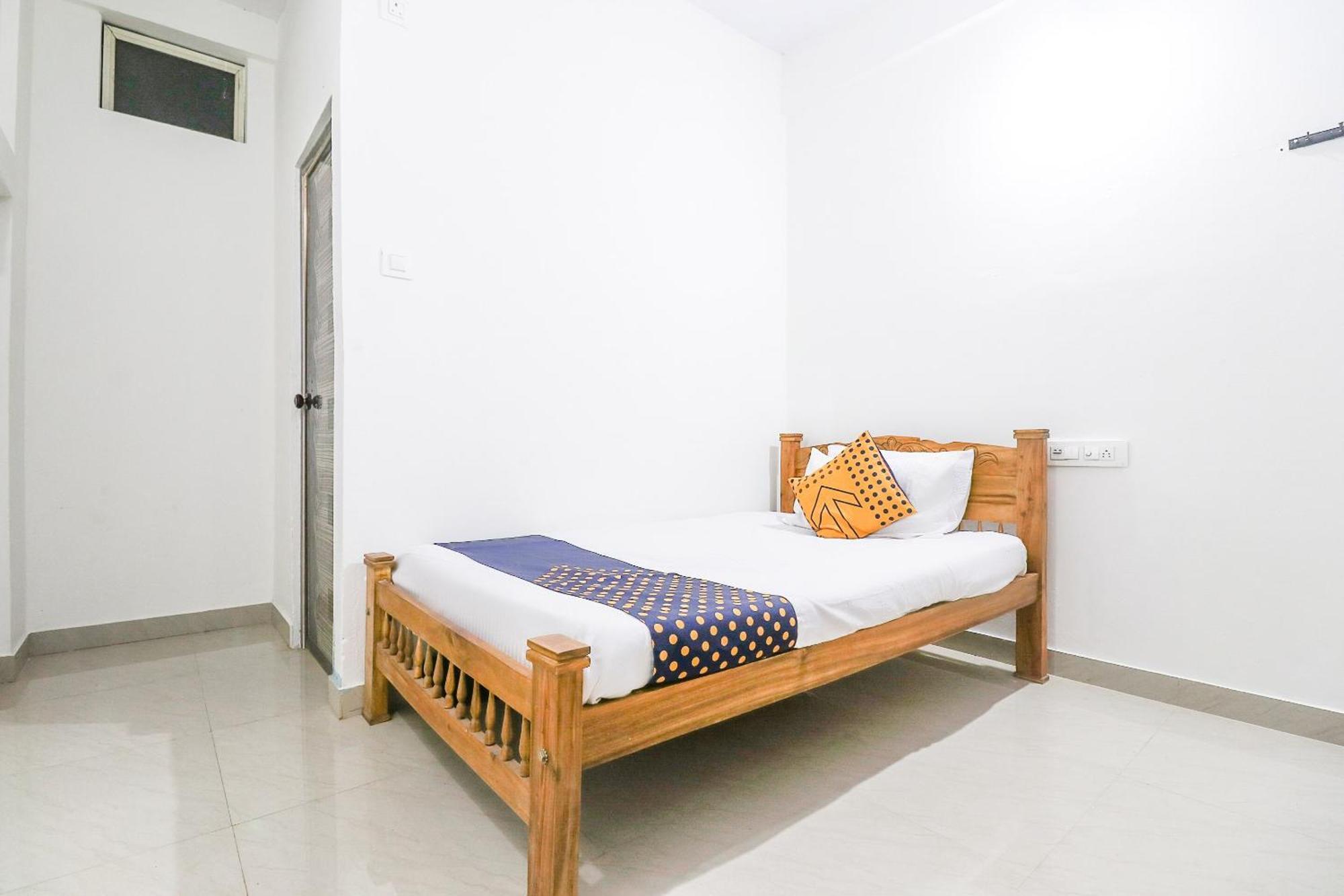 Spot On Rohini Inn Kadampuzha Kottakkal Zewnętrze zdjęcie