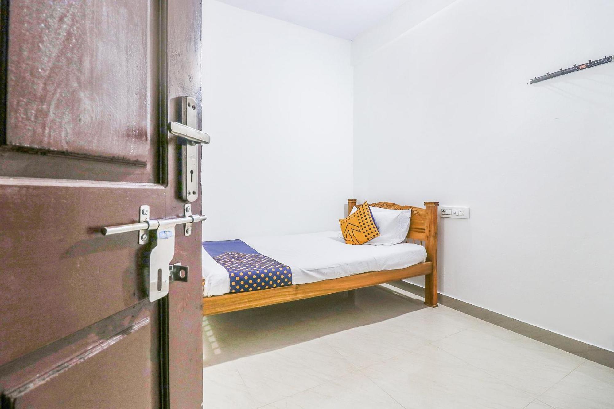 Spot On Rohini Inn Kadampuzha Kottakkal Zewnętrze zdjęcie