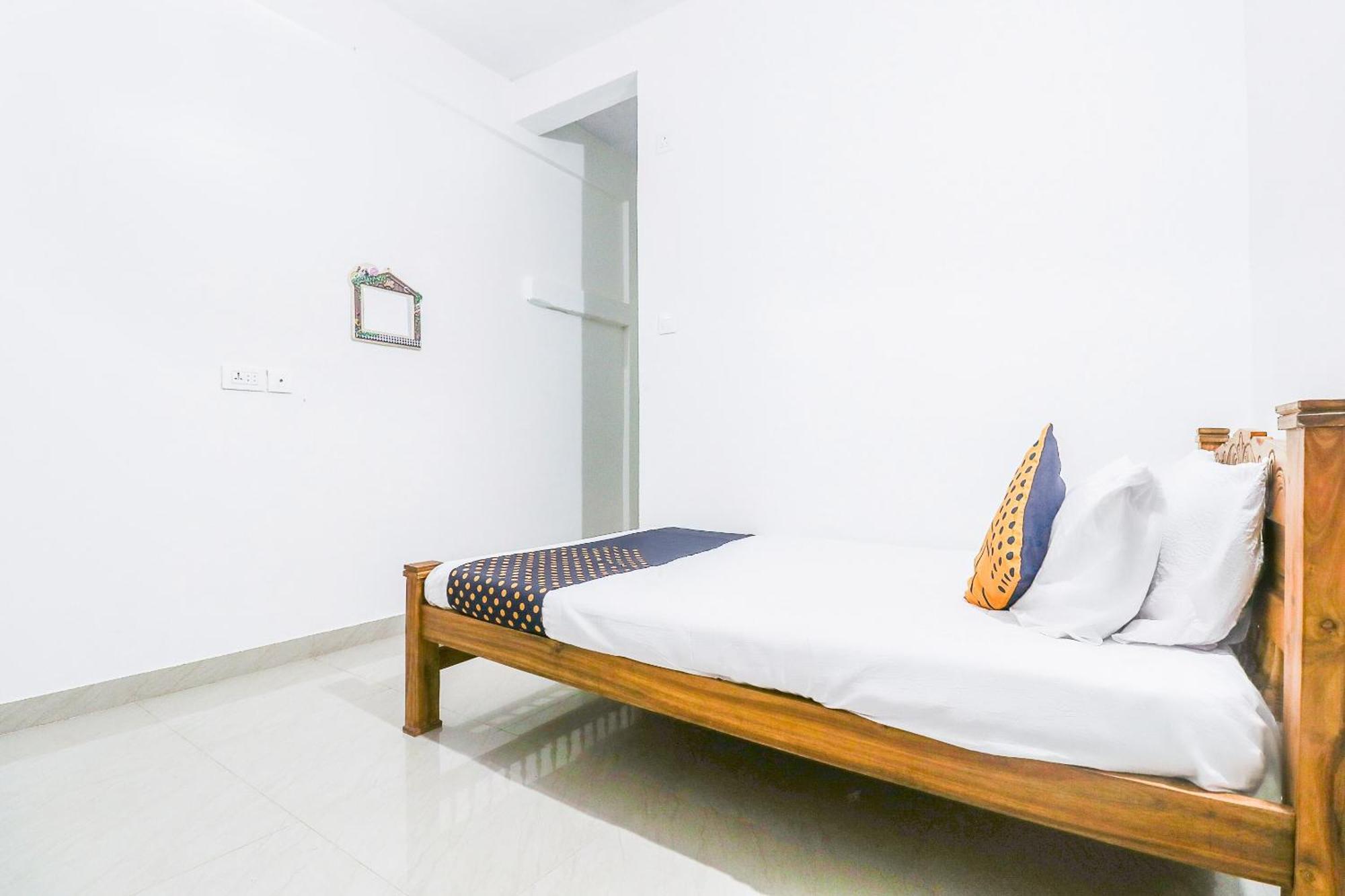 Spot On Rohini Inn Kadampuzha Kottakkal Zewnętrze zdjęcie