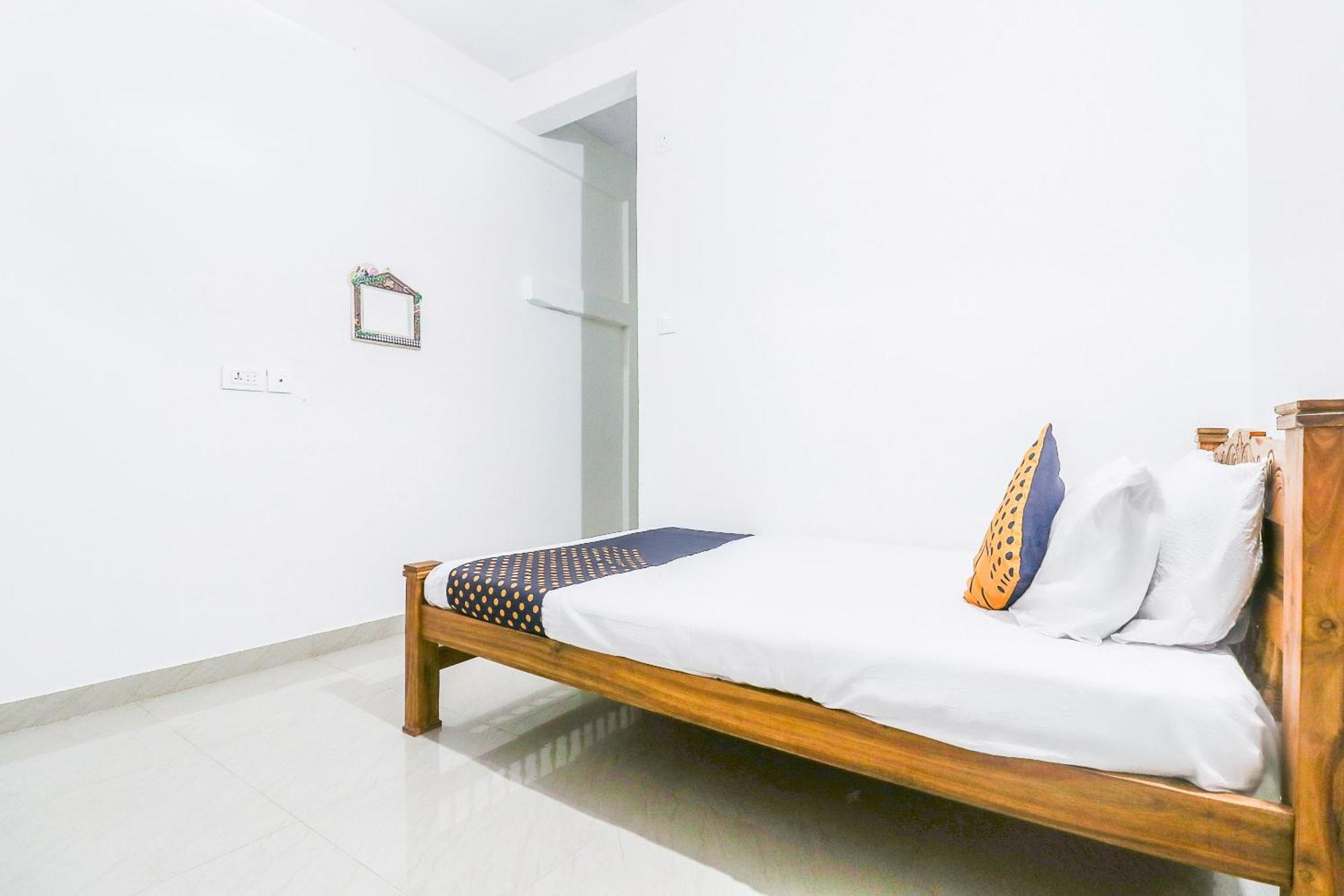 Spot On Rohini Inn Kadampuzha Kottakkal Zewnętrze zdjęcie